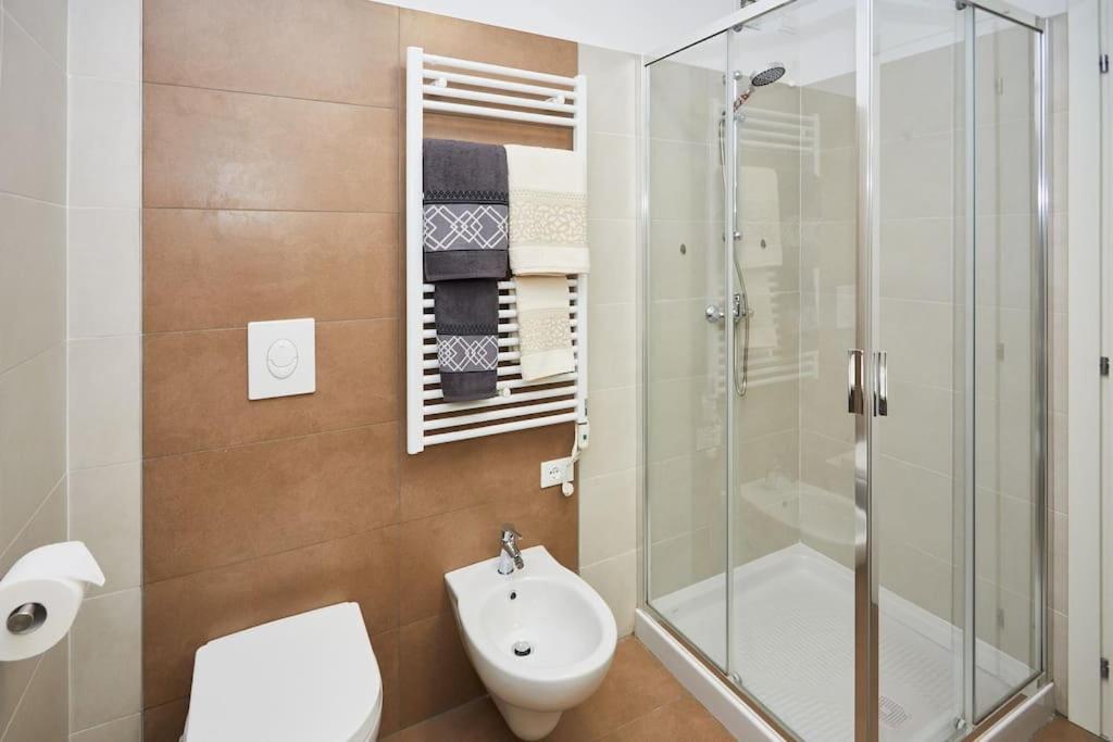 Center Aviano Comfort Suite Free Parking Wifi Екстериор снимка