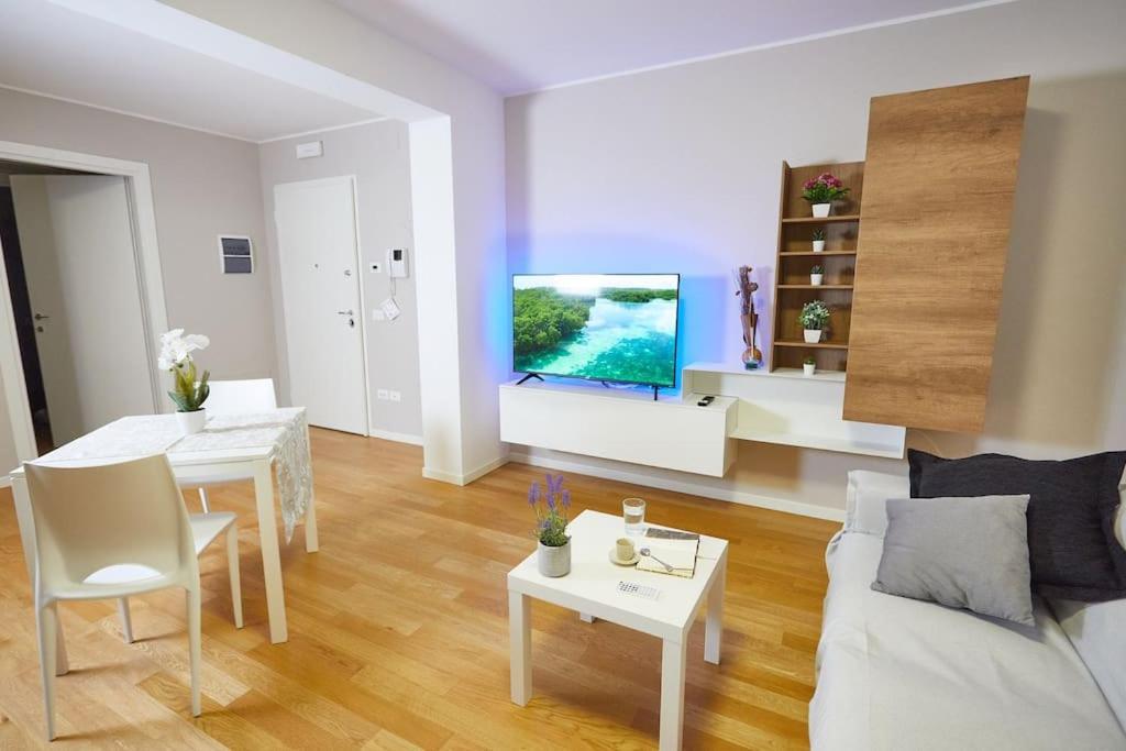 Center Aviano Comfort Suite Free Parking Wifi Екстериор снимка