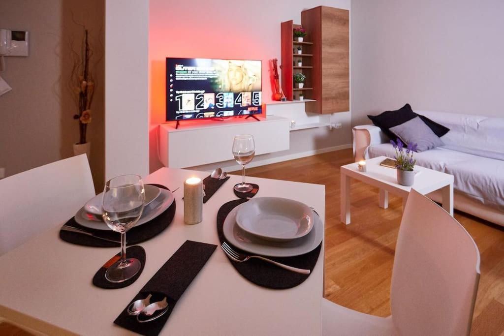 Center Aviano Comfort Suite Free Parking Wifi Екстериор снимка